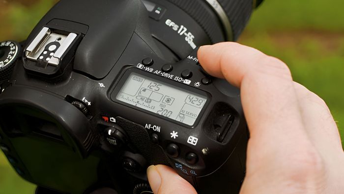 Cách khắc phục ống kính máy ảnh bị mờ qua kỹ thuật lấy nét