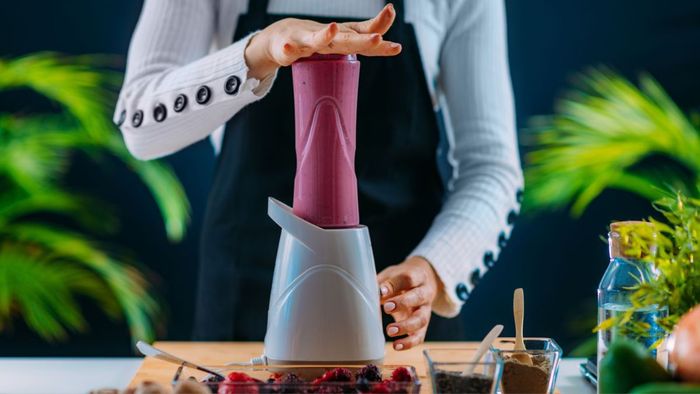 Máy xay sinh tố chỉ quay nhẹ rồi ngừng