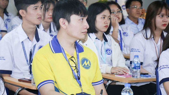 Chi phí học UFM ở mức Cao đẳng