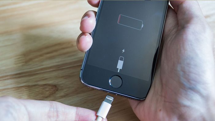 Những lưu ý khi sạc nhanh iPhone 8 Plus