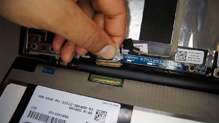 MacBook Pro 2017 bị hỏng card đồ họa