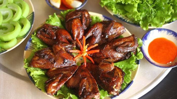Kết quả món chim cút sau khi nướng bằng nồi chiên không dầu