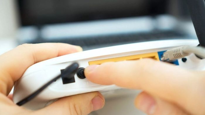 Khôi phục cài đặt gốc cho modem/router