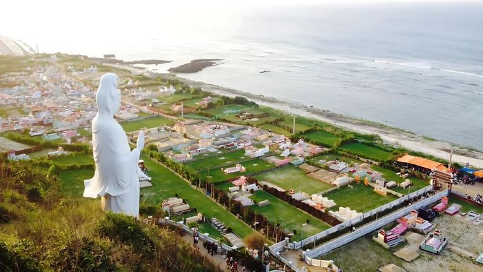 Quảng Ngãi hiện lên với những bức ảnh tinh khôi, mộc mạc, thể hiện vẻ đẹp thuần khiết của thiên nhiên và con người.