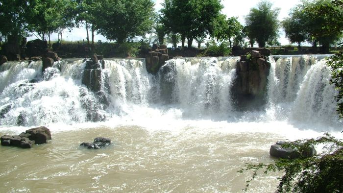 Những bức ảnh đẹp về thác nước đổ giữa núi rừng Đồng Nai