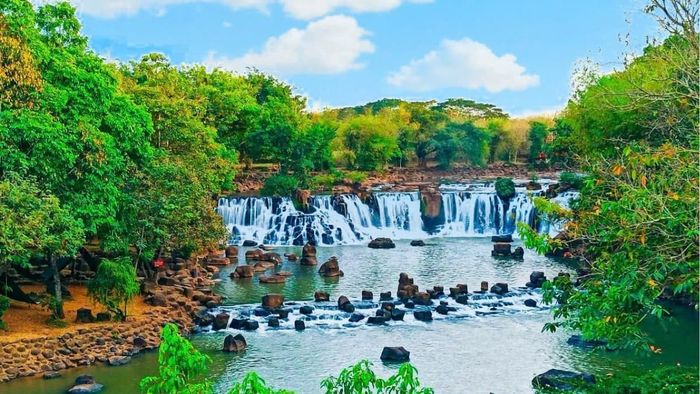 Những bức ảnh đẹp về vẻ hoang sơ bên thác nước Đồng Nai