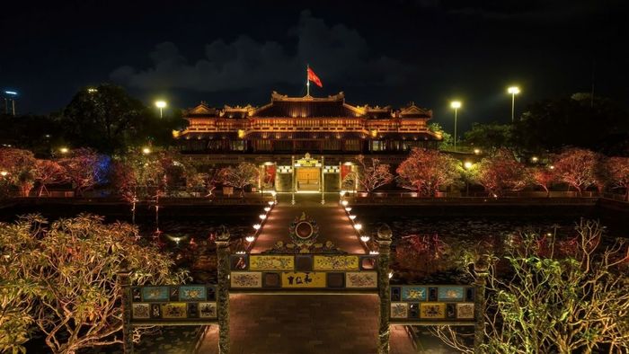 Ảnh đẹp Huế như câu chuyện cổ tích huyền diệu.