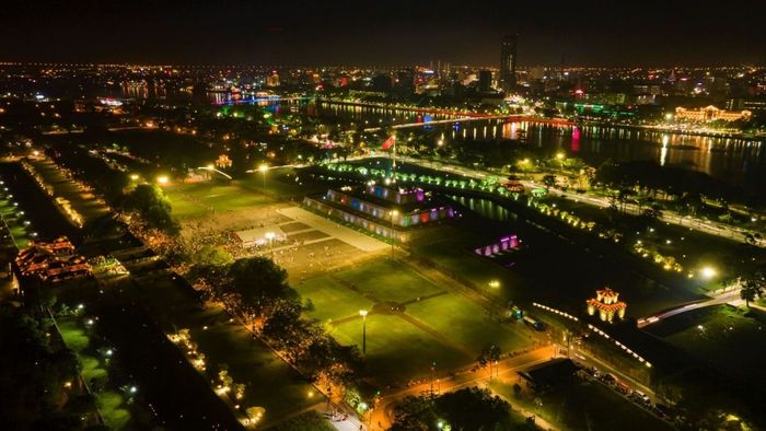 Ảnh đẹp Huế rực rỡ sắc màu.