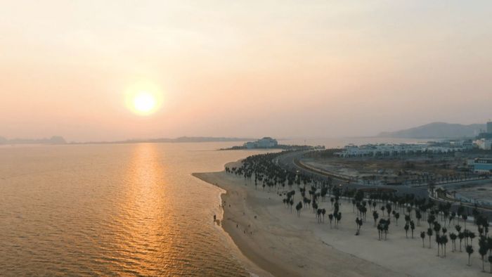 Ảnh Quảng Ninh toát lên vẻ sâu lắng và trầm mặc.