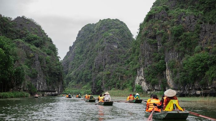 Tây Ninh hiện lên dưới những ánh nắng rực rỡ trong từng bức ảnh.