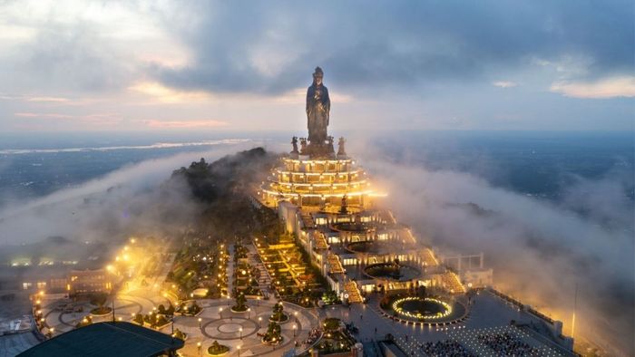 Tây Ninh hiện lên với vẻ đẹp hoang sơ, nguyên vẹn như chưa từng bị chạm tới.