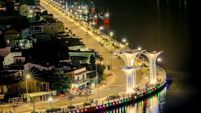 Tiền Giang mến khách, với vẻ đẹp chân thành và hiếu khách, mỗi cảnh vật nơi đây đều có thể làm say lòng du khách bởi sự thân thiện và gần gũi.