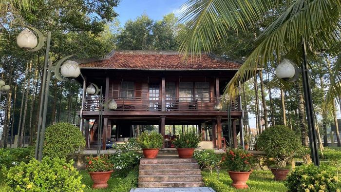 Trà Vinh hiện lên trong những bức ảnh dễ mến, với những cảnh vật nhẹ nhàng và con người thân thiện.