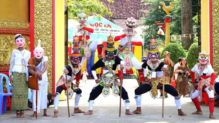 Ảnh đẹp Trà Vinh ngát hương, với những vườn hoa tươi thắm và không khí trong lành khiến ai cũng phải say đắm.