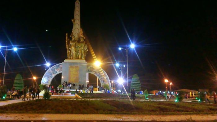 Ảnh đẹp Trà Vinh với sắc xanh tươi mát, thể hiện sự phát triển mạnh mẽ của thiên nhiên và đất đai nơi đây.