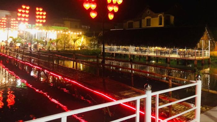 Ảnh đẹp Trà Vinh toát lên một vẻ ấm áp, làm người xem cảm nhận được không gian yên bình và ấm cúng của vùng đất này.