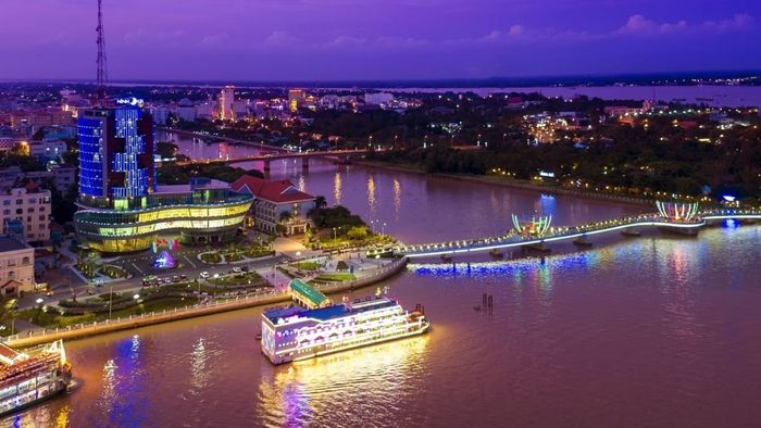 Ảnh đẹp Cần Thơ - Bến Ninh Kiều lung linh dưới ánh đêm