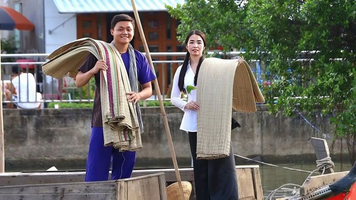 Những bức ảnh đẹp về Hậu Giang nổi bật với khung cảnh chợ nổi nhộn nhịp.