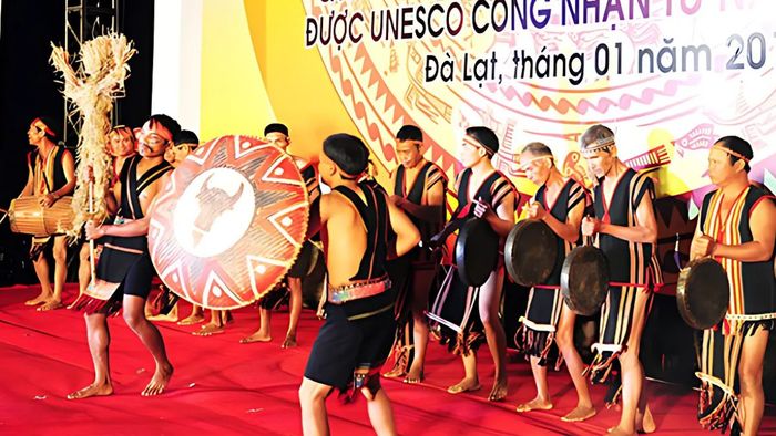 Khung cảnh đẹp về Lâm Đồng với không khí nhộn nhịp, tưng bừng