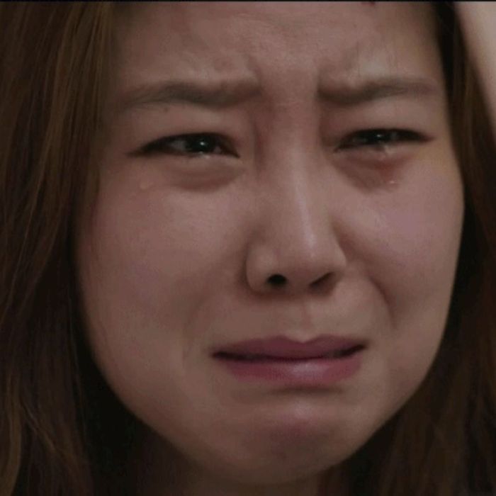 Ảnh meme khóc tức tưởi, như thể mang trong mình nỗi đau không thể thấu.