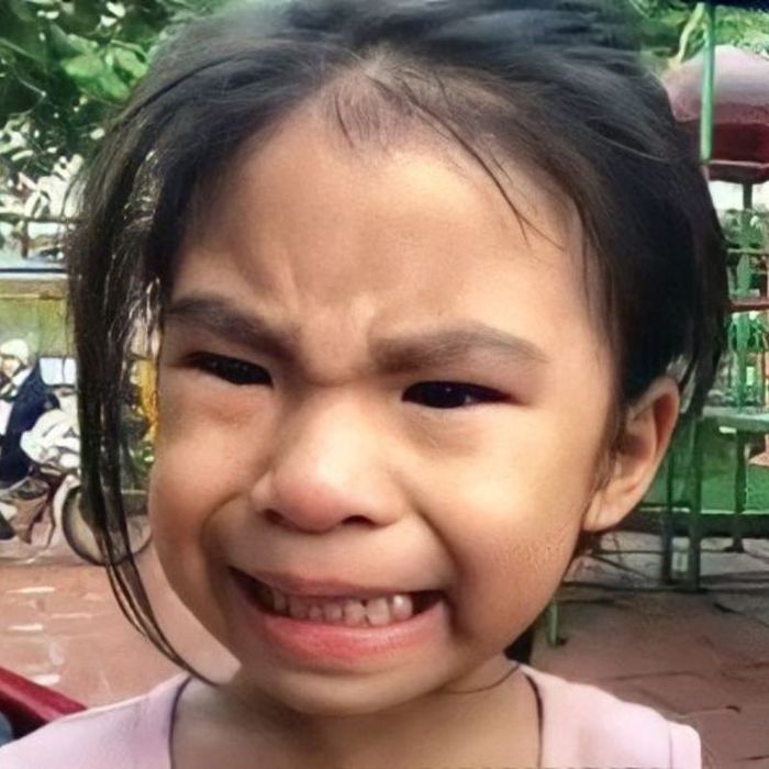 Ảnh meme khóc hài hước và vô cùng thú vị.