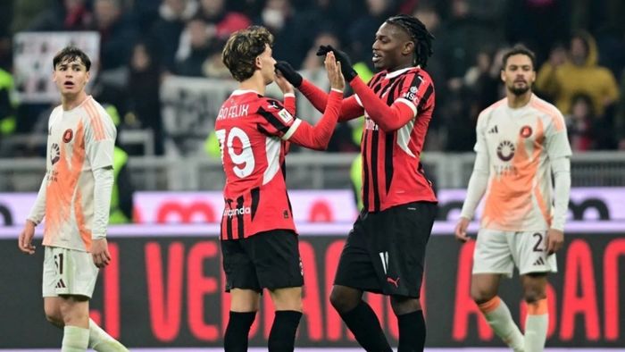 Hình nền AC Milan mang vẻ oai hùng