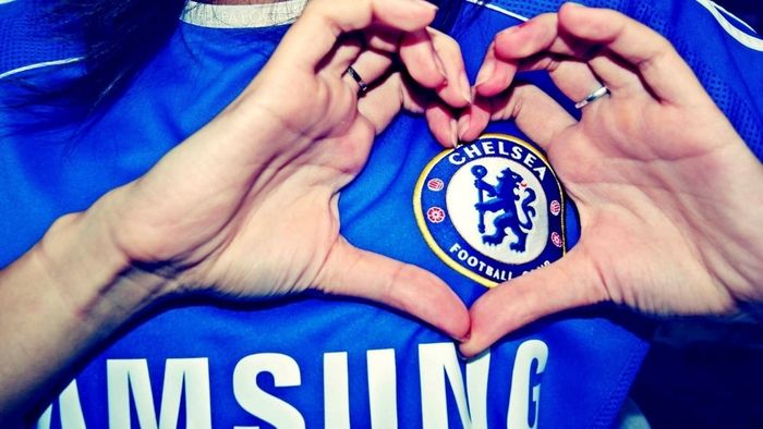 Hình nền Chelsea đầy sức mạnh và sự quyết tâm, khẳng định bản lĩnh của đội bóng
