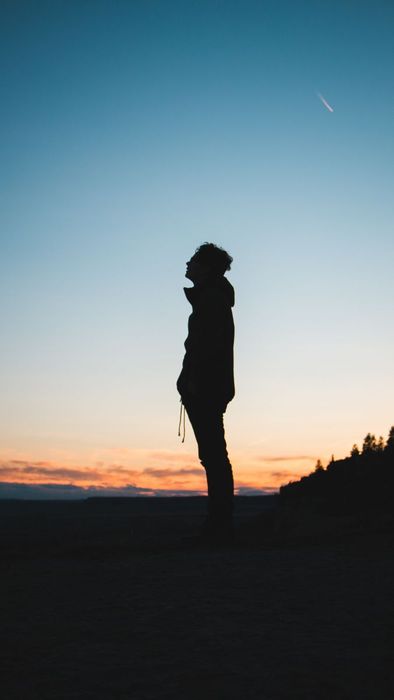 Hình nền Sadboiz tạo cảm giác vắng lặng, lẻ loi, như một không gian rộng lớn không có ai.