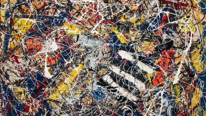 Tranh trừu tượng với nét mơ màng, bay bổng.