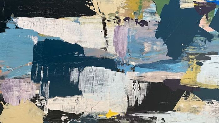 Tranh trừu tượng mang nét phi thực tế.