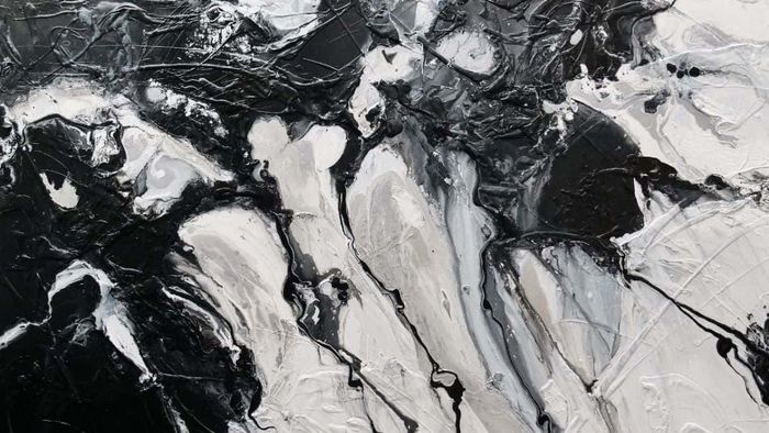 Tranh trừu tượng chứa đựng cảm xúc sâu sắc.