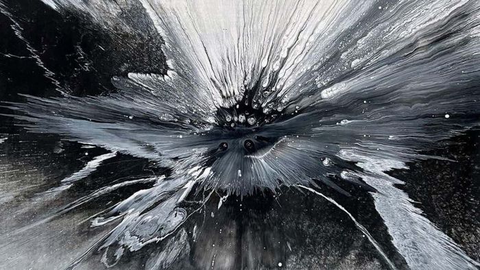 Tranh trừu tượng mang nét kỳ lạ đặc biệt.