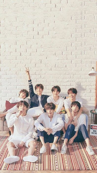Hình nền BTS rực rỡ và lộng lẫy.