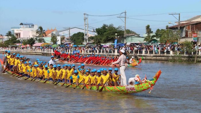 Lễ hội Đua Ghe Ngo tại Sóc Trăng