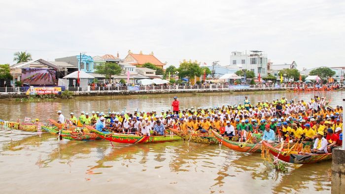 Trà Vinh nổi bật với rất nhiều phong tục văn hóa độc đáo, đặc trưng của từng cộng đồng dân tộc sinh sống tại đây.