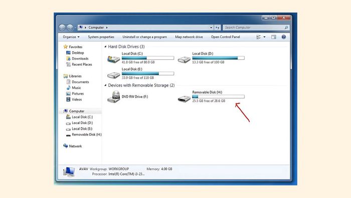 Kiểm tra dung lượng còn trống trên USB bước 1