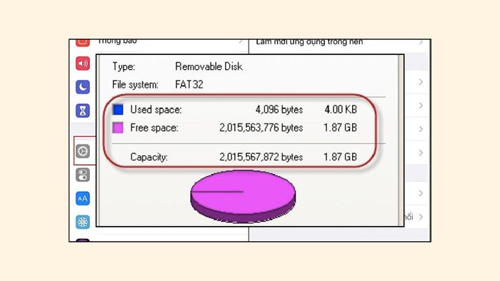 Kiểm tra dung lượng còn trống trên USB bước 3