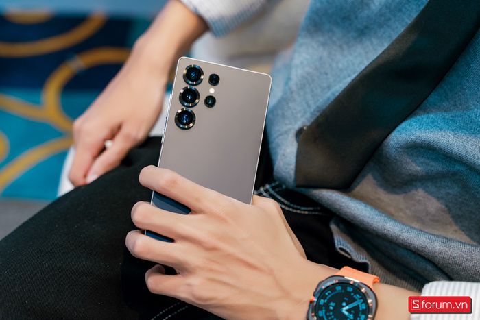 Galaxy S25 có thể sạc nhanh với công suất bao nhiêu watt? Tìm hiểu một số củ sạc nhanh lý tưởng cho dòng Galaxy S25.