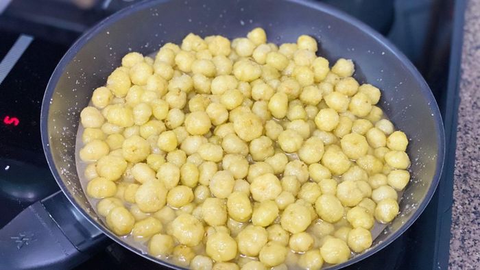 Hướng dẫn làm mứt chùm ruột dẻo ngọt, bước 2