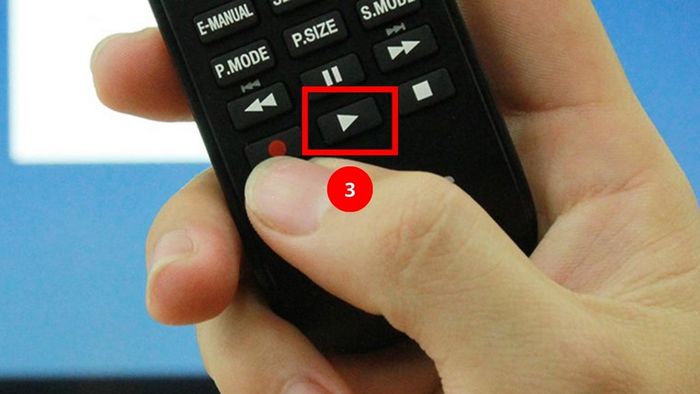 Hướng dẫn sử dụng remote tivi Samsung với nút REC – Bước 2