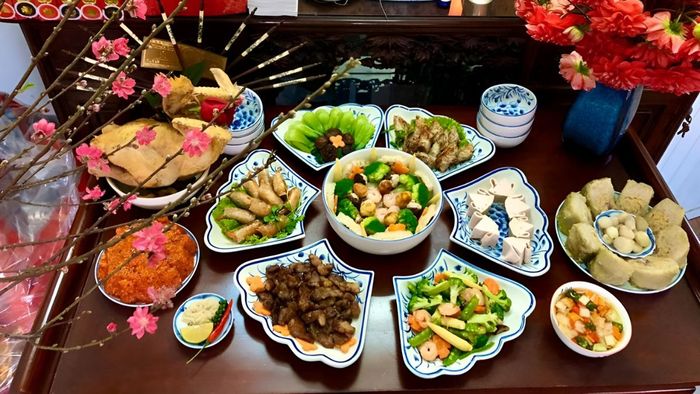 Mâm cúng lễ hóa vàng ngày Tết cần những gì?