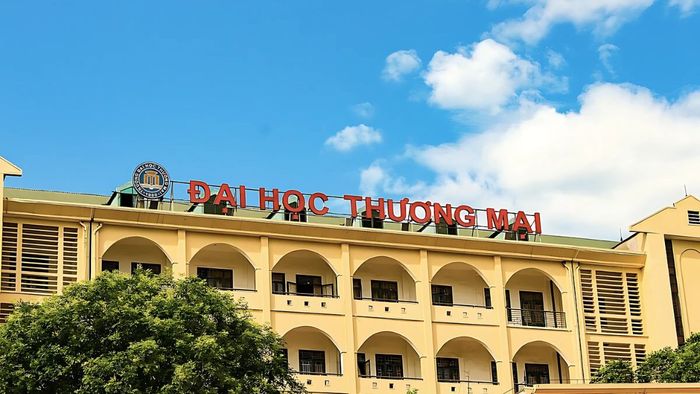 Có thể đóng học phí Đại học Thương mại theo từng kỳ không?