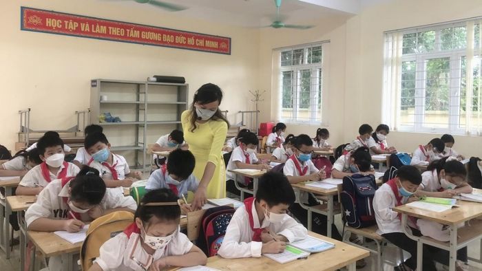 Thơ 5 chữ về thầy cô giáo ý nghĩa ngày 20/11
