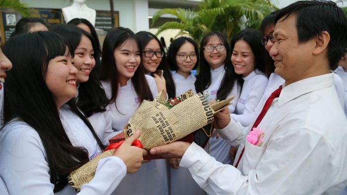 Thơ 5 chữ về thầy cô