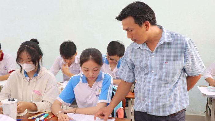 Thơ 5 chữ về thầy cô ý nghĩa