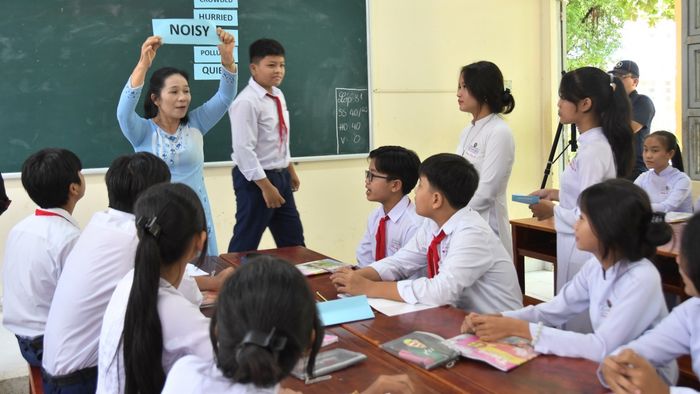 Những vần thơ 5 chữ về thầy cô đặc biệt