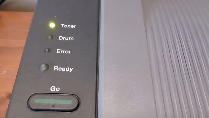 Tại sao máy in Brother báo đèn vàng và không cho in?