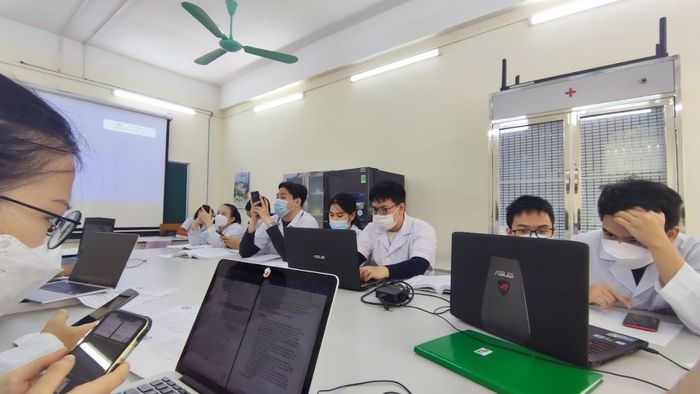 Chương trình đào tạo tại Đại học Kinh Doanh và Công Nghệ Hà Nội được thiết kế đa dạng để đáp ứng nhu cầu học tập của nhiều đối tượng khác nhau.