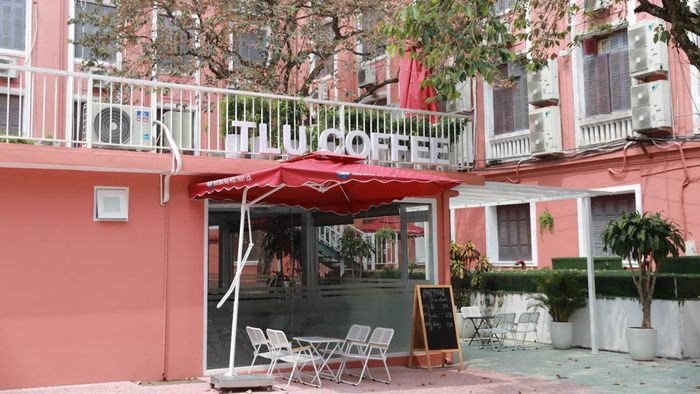 Hình ảnh khu vực cà phê của trường