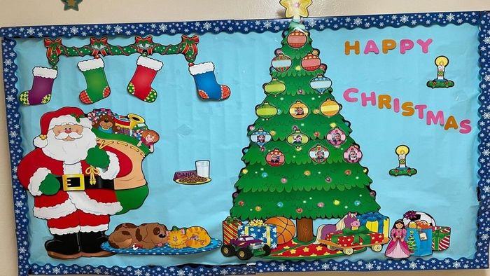 Khám phá những ý tưởng sáng tạo để trang trí bảng Noel, mang đến vẻ đẹp mới mẻ cho không gian lễ hội.